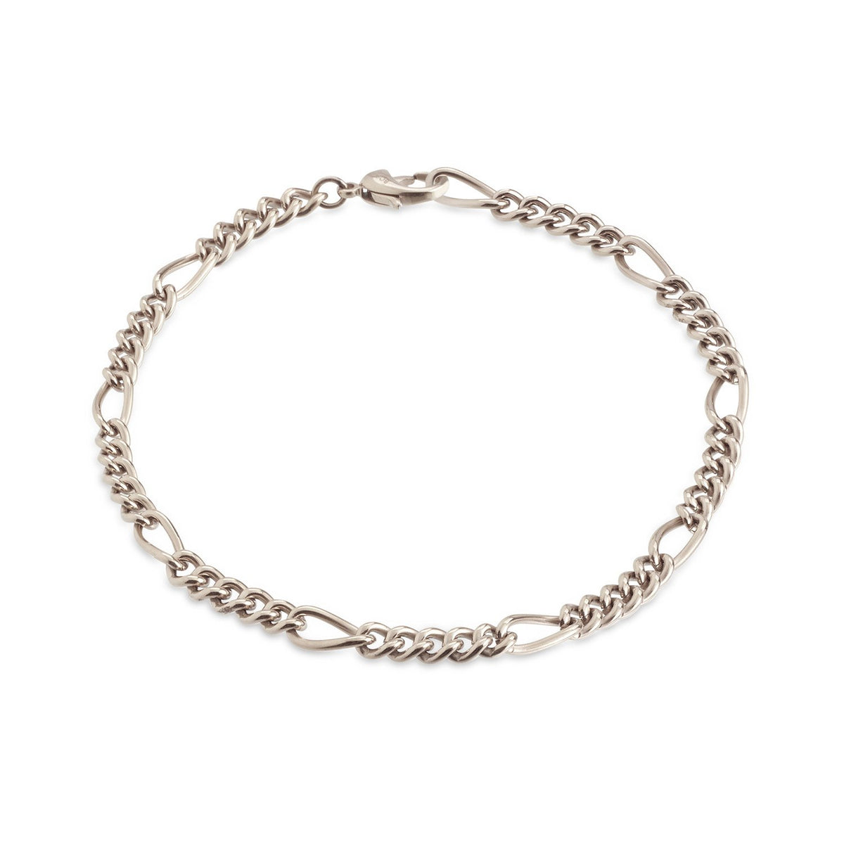 Bracciale in titanio con maglie rotonde e ovali alternate.