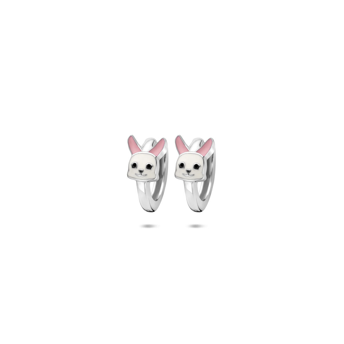 Zilveren klapoorringen met een emaille konijn in wit en roze, afmeting 10 x 6 mm.
