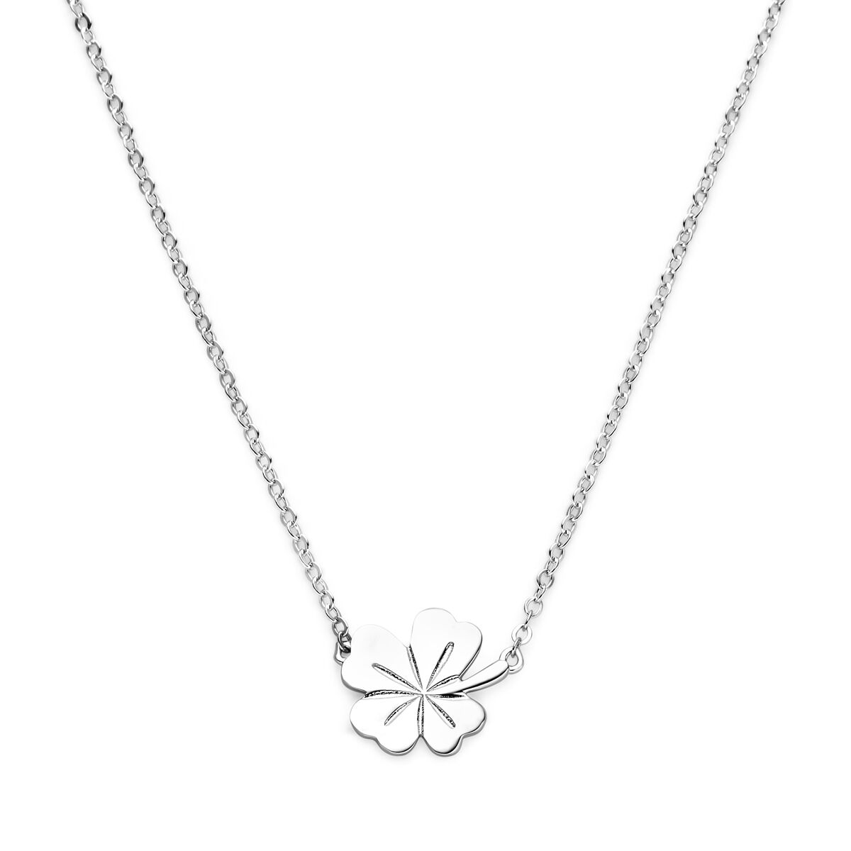 Collana in argento rodiato con ciondolo a forma di quadrifoglio.