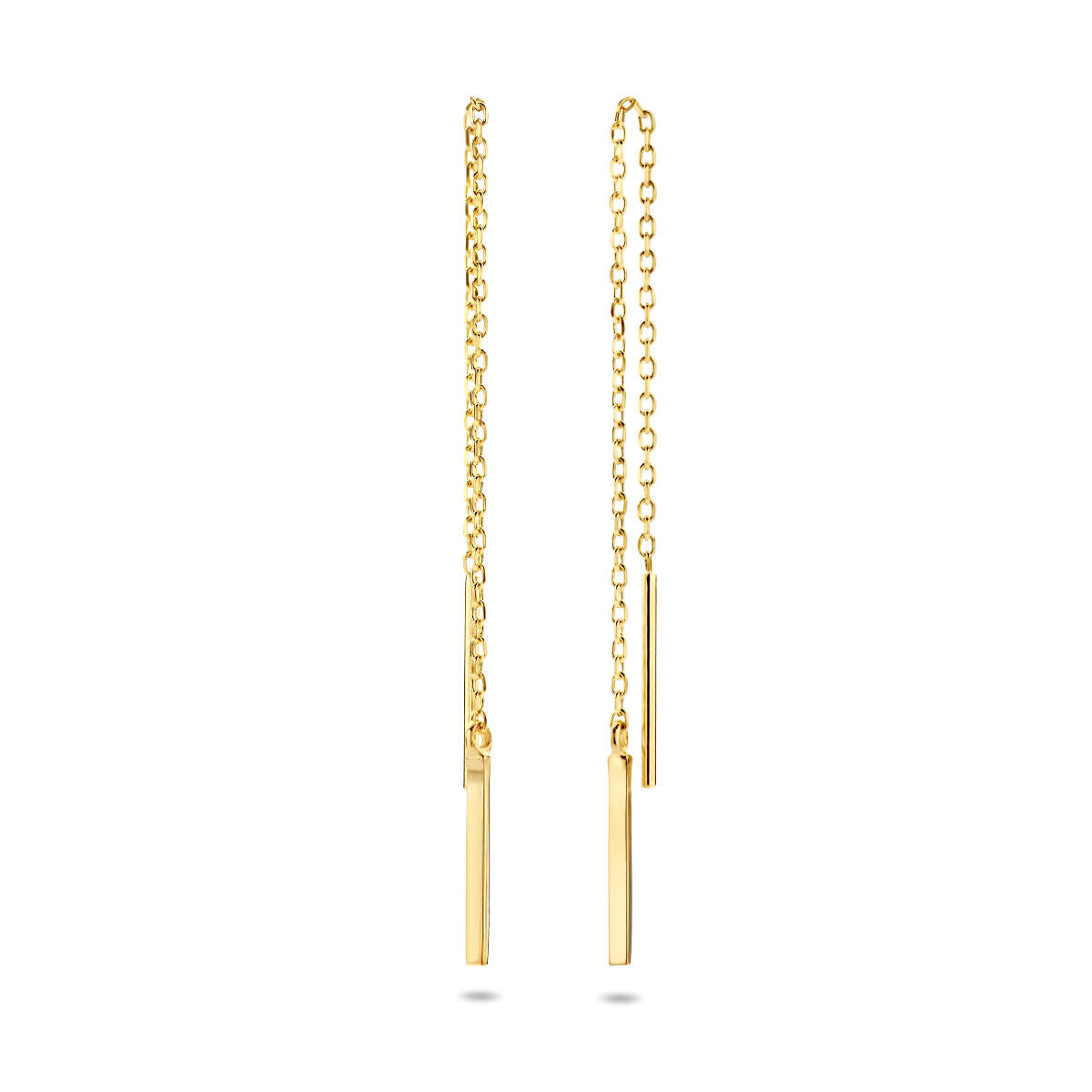 De doortrekoorbellen balkje 14K geelgoud van Van der Kooij Collectie hebben delicate gouden kettingen met slanke rechthoekige staafjes voor een moderne look. Deze oorbellen, afgebeeld op een effen witte achtergrond, voegen elegantie toe aan elke sieradencollectie.