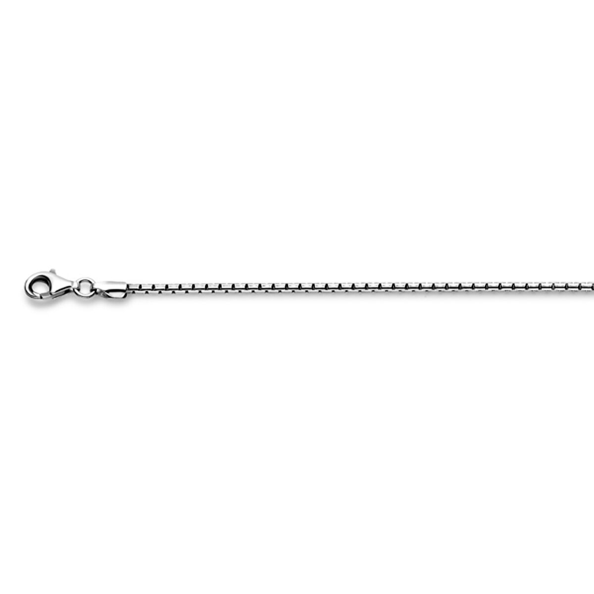 Collana in argento ossidato di 1,6 mm con chiusura a moschettone.