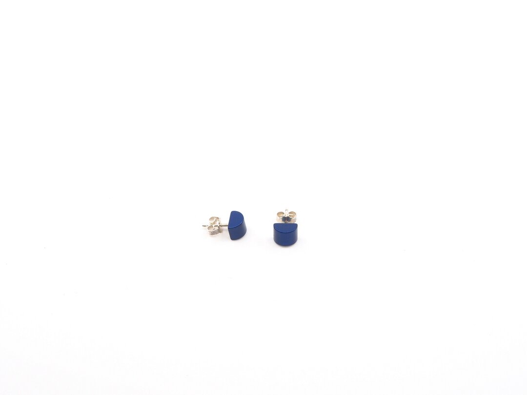 Orecchini semicircolari colorati blu