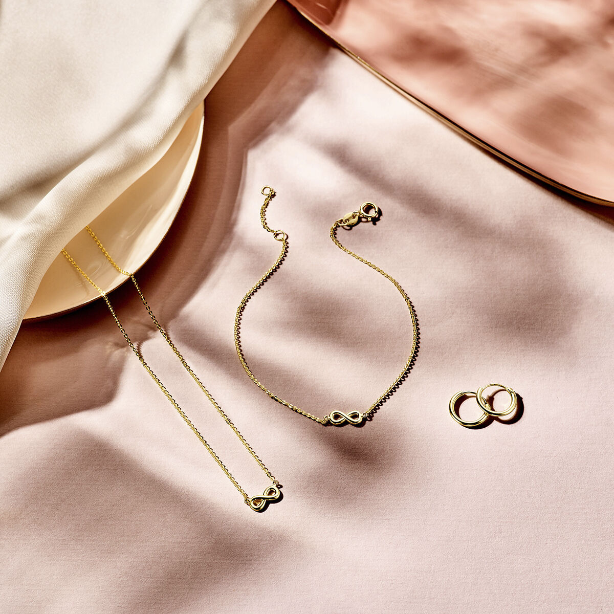Bracciale in oro da donna infinity 14K