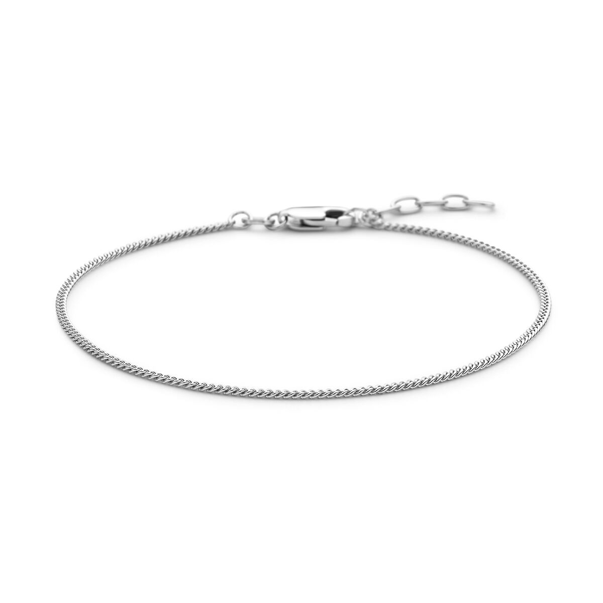 Bracciale in argento rodiato con maglia rolò, spessore 1,4 mm e lunghezza 19 + 2 cm.