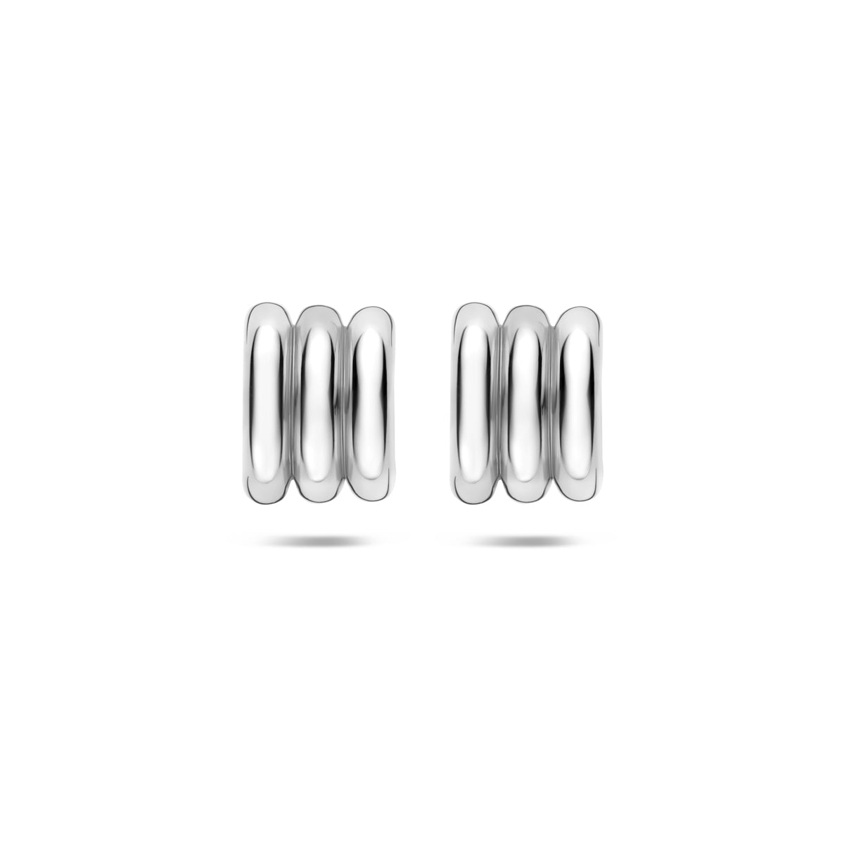 Orecchini a stecca in argento 925 rodiato con design a strati.