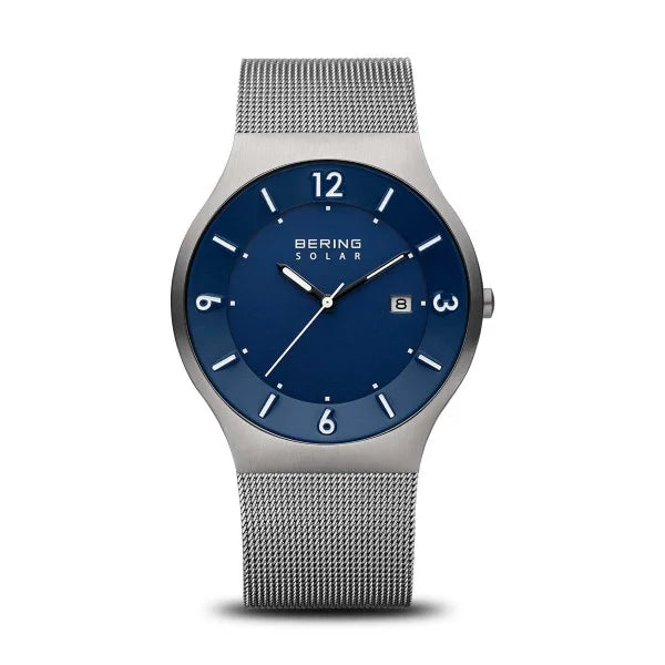 Orologio con cassa in acciaio inox, quadrante blu e cinturino in maglia rolò.