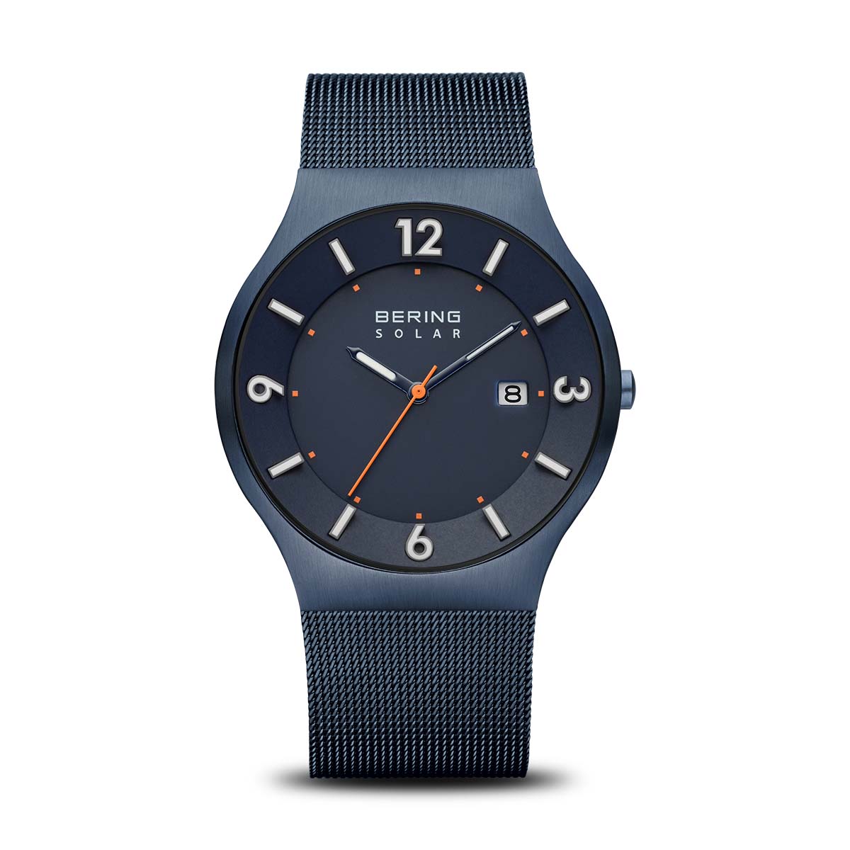 Orologio Bering Solar con cassa blu, quadrante blu e dettagli arancioni, cinturino in maglia rolò.
