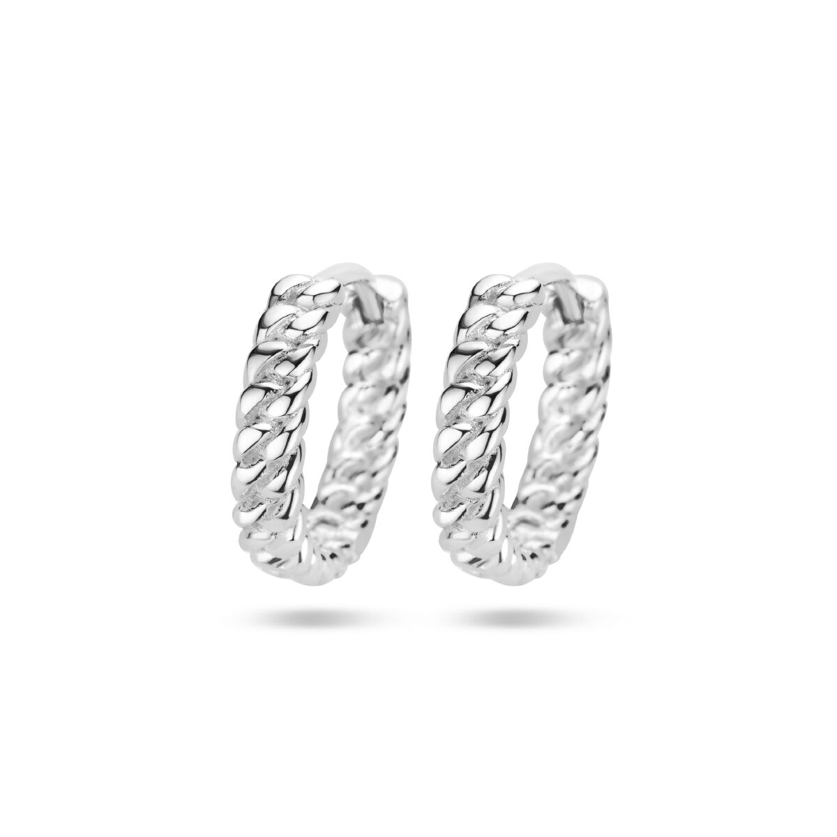 Orecchini alla creola in argento rodiato con design a catena.