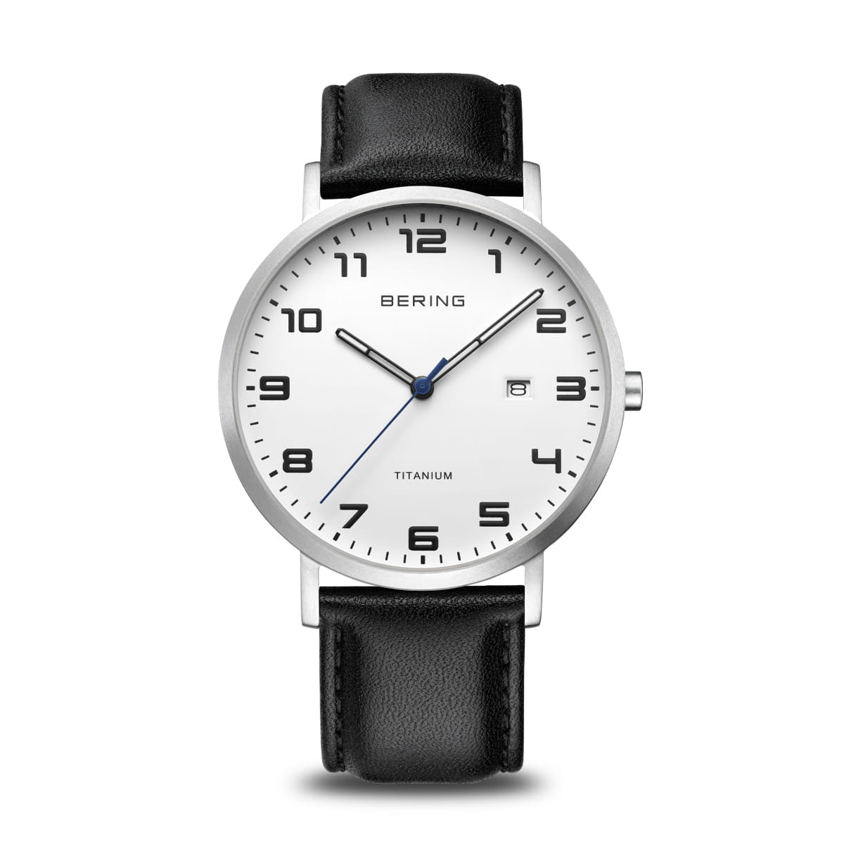 Orologio da uomo Bering con quadrante bianco, cassa in titanio e cinturino in pelle nera.