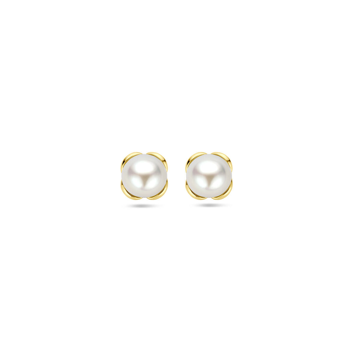 Orecchini a forma di fiore in oro giallo 14K con perle bianche.