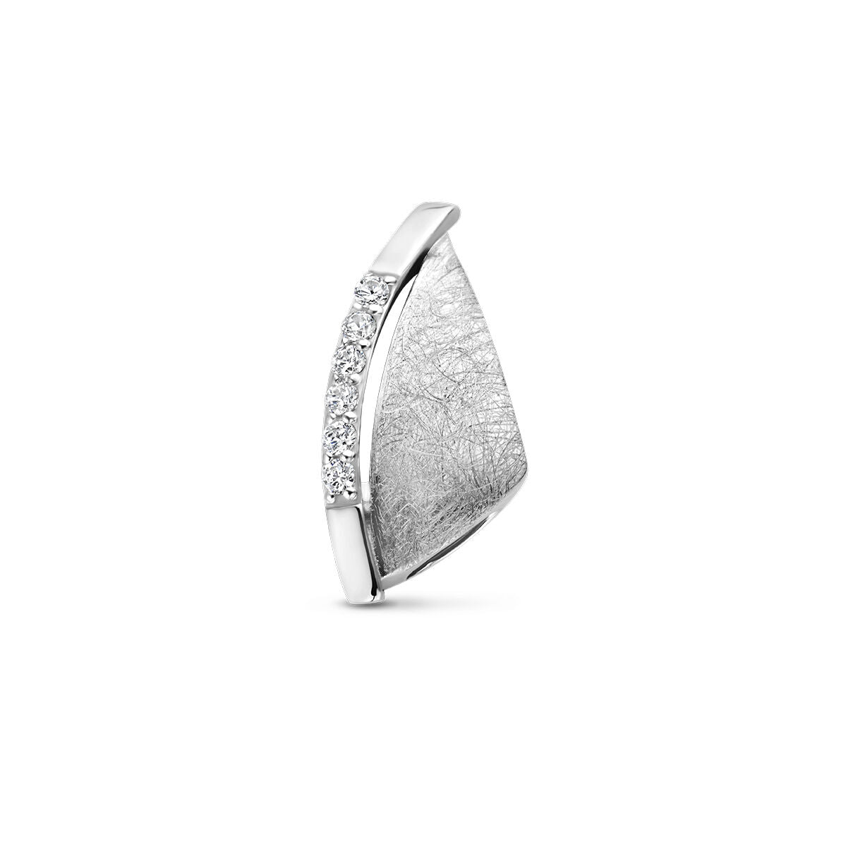 Ciondolo in argento rodiato con finitura graffiata e dettagli in zirconia.