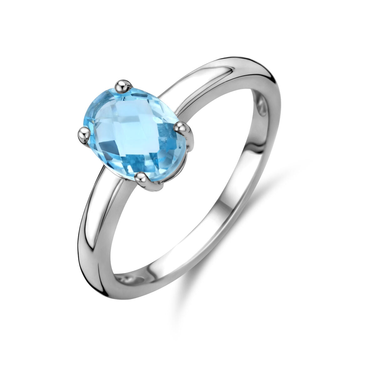 anello in argento rodiato con topazio blu ovale