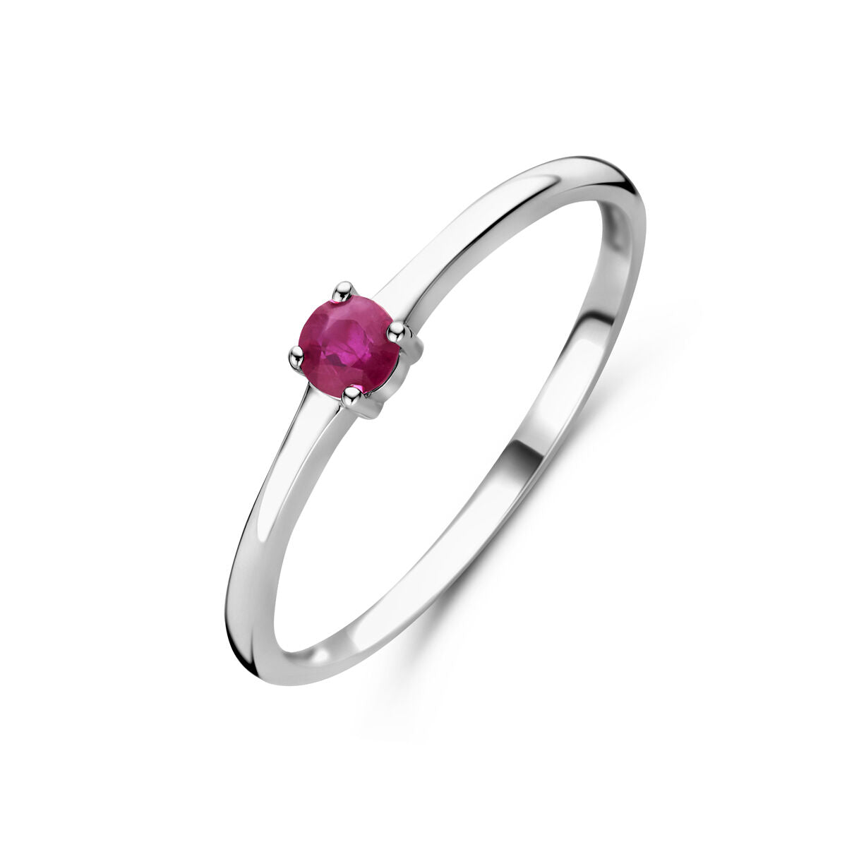 Anello in argento rodiato con pietra di nascita rubino di luglio.