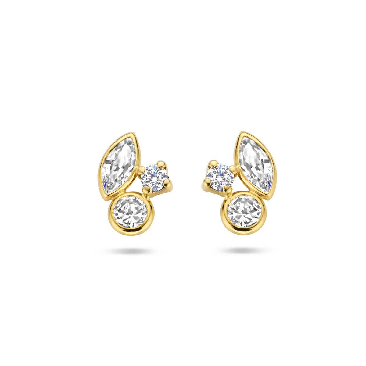 Orecchini in oro giallo 14K con zirconi, design a forma di foglia.