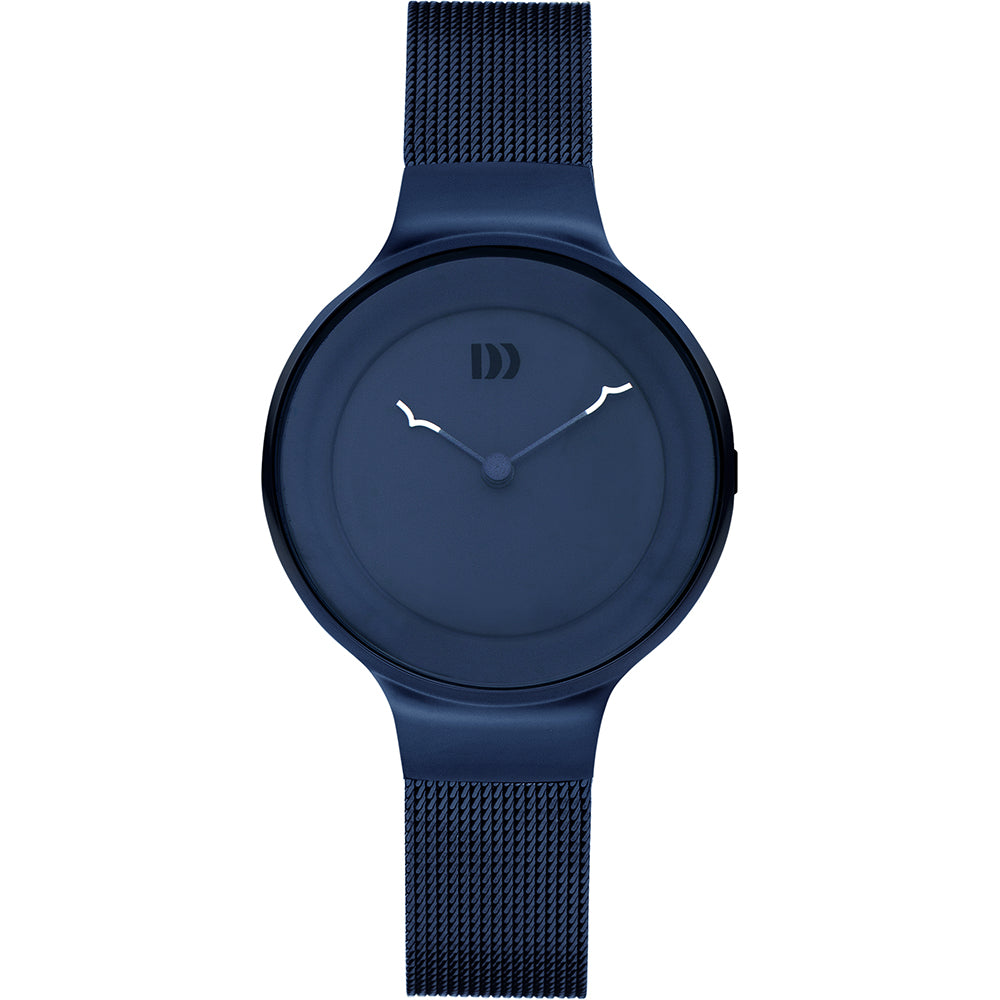 Orologio con cassa blu e cinturino in maglia, quadrante minimalista e lancette bianche.