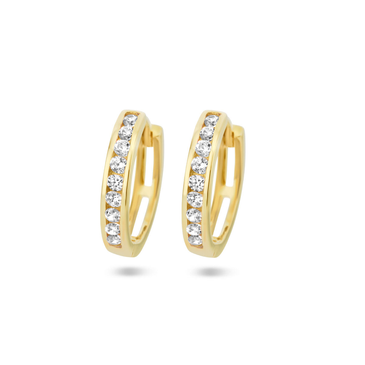 Orecchini alla creola in oro giallo 14K con zirconia bianca.