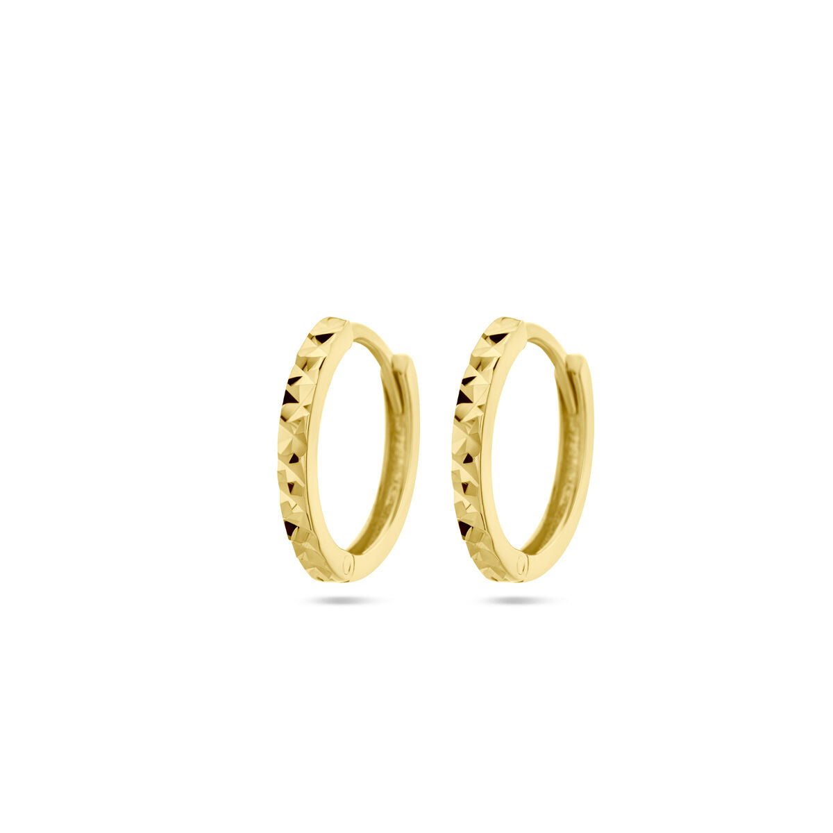 Orecchini alla creola in oro giallo 14K con finitura diamantata.