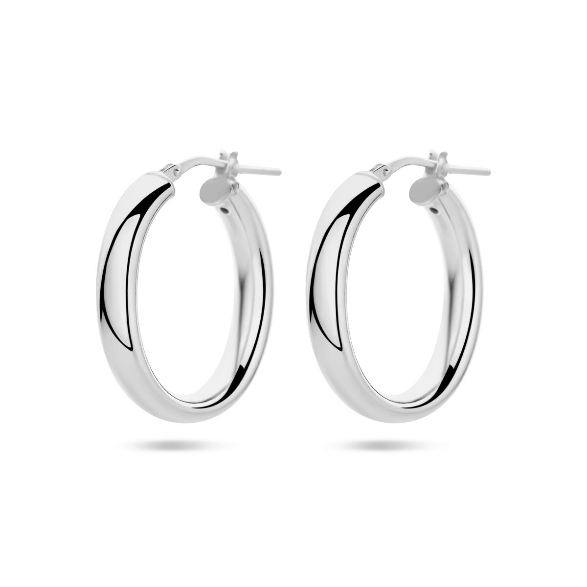 Orecchini alla creola in argento rodiato con forma semi-ronde e finitura lucida.