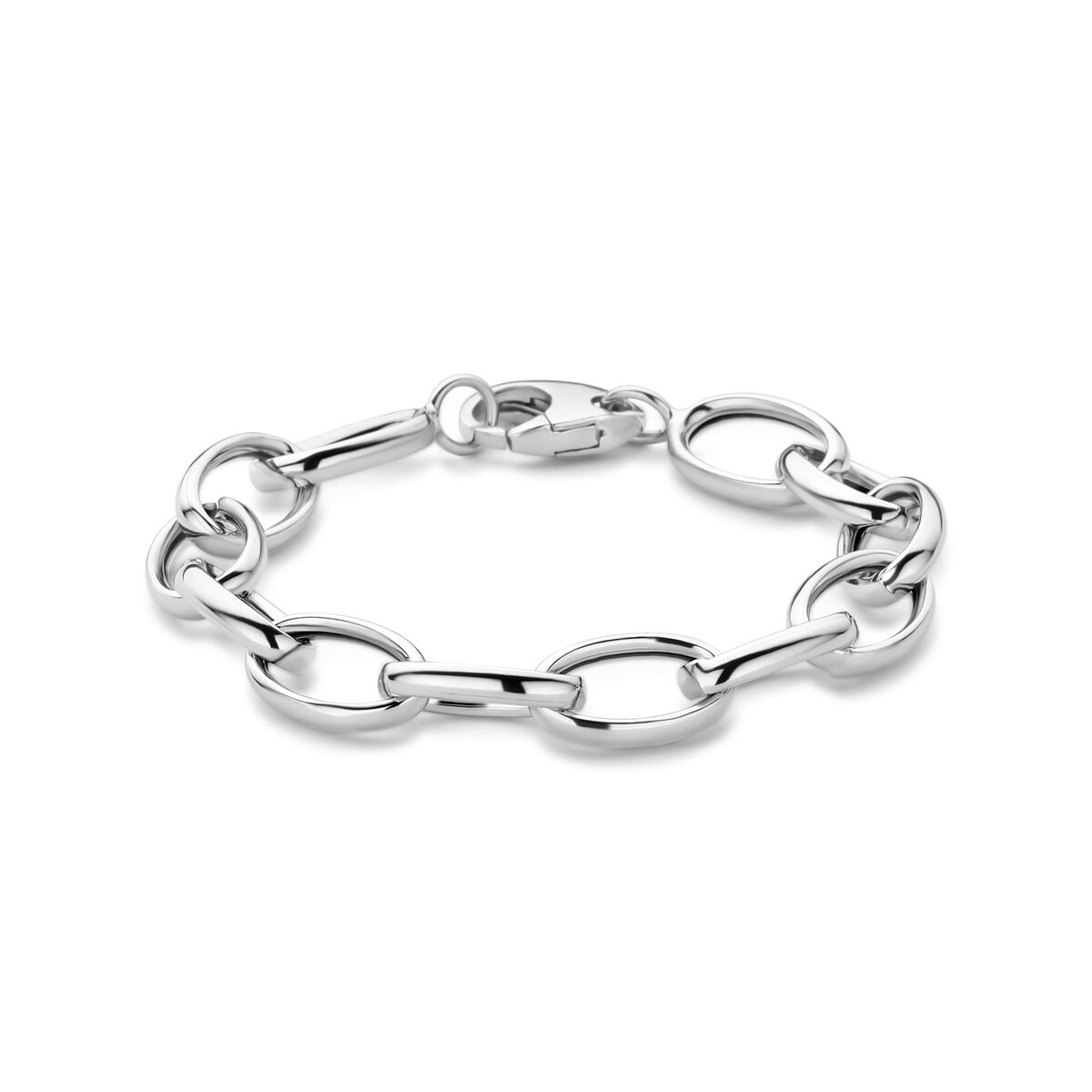 Bracciale in argento rodiato con maglie ad anello di 10 mm e lunghezza di 19 cm.