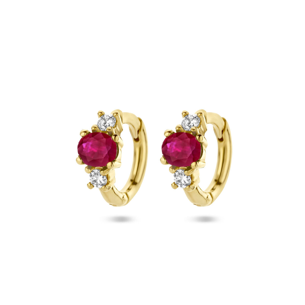 Orecchini alla creola in oro giallo 14K con rubini e diamanti da 0,10 ct.