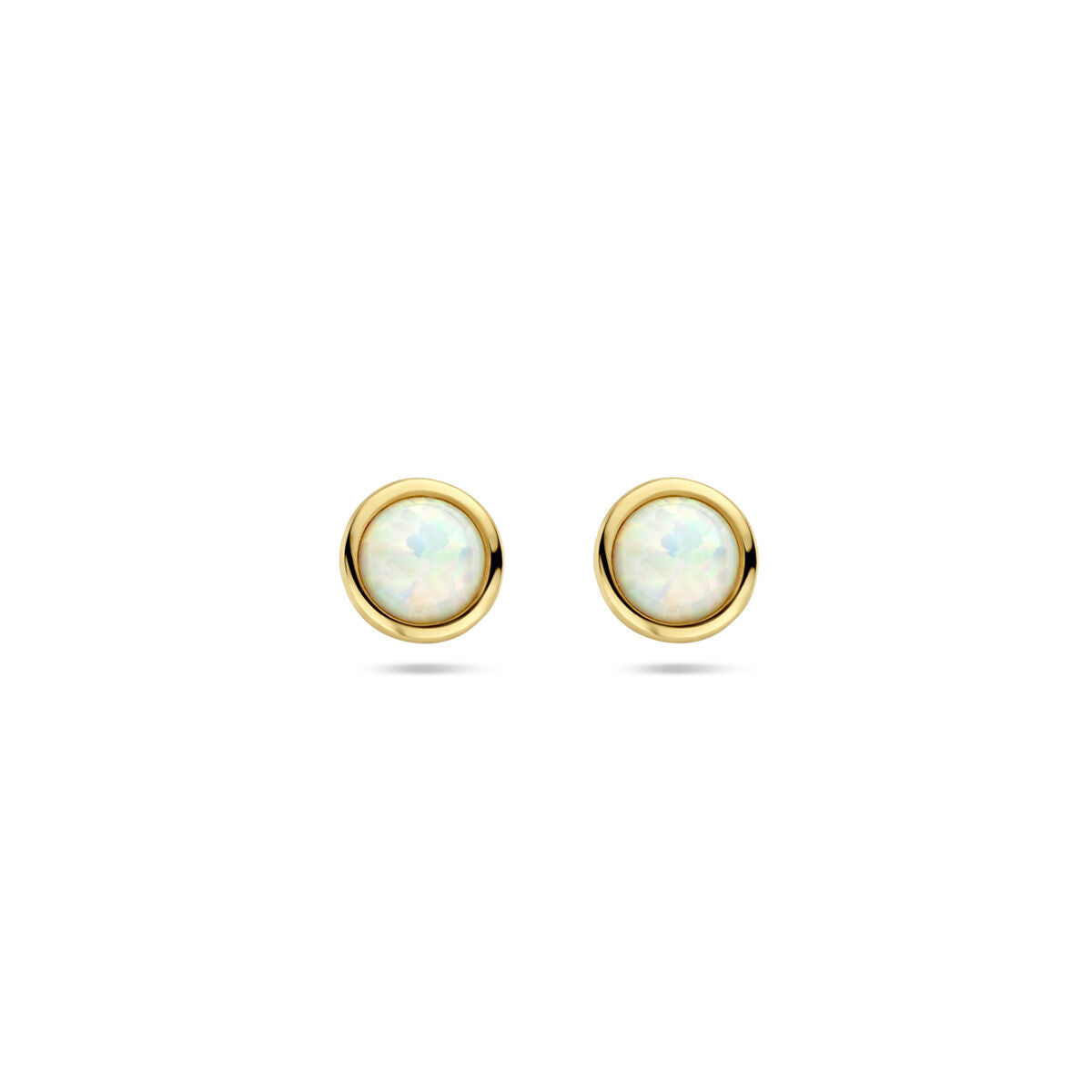 Orecchini in oro giallo 14K con pietra opale rotonda.