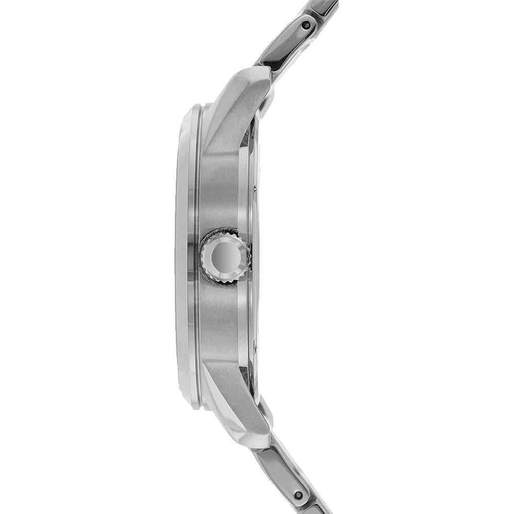 Zijaanzicht van het Seiko heren horloge SNE525P1, met de roestvrijstalen kast en geribbelde kroon. De gedeeltelijk zichtbare metalen band voegt een strakke moderniteit toe, terwijl het saffierglas en het solar uurwerk het superieure ontwerp benadrukken.