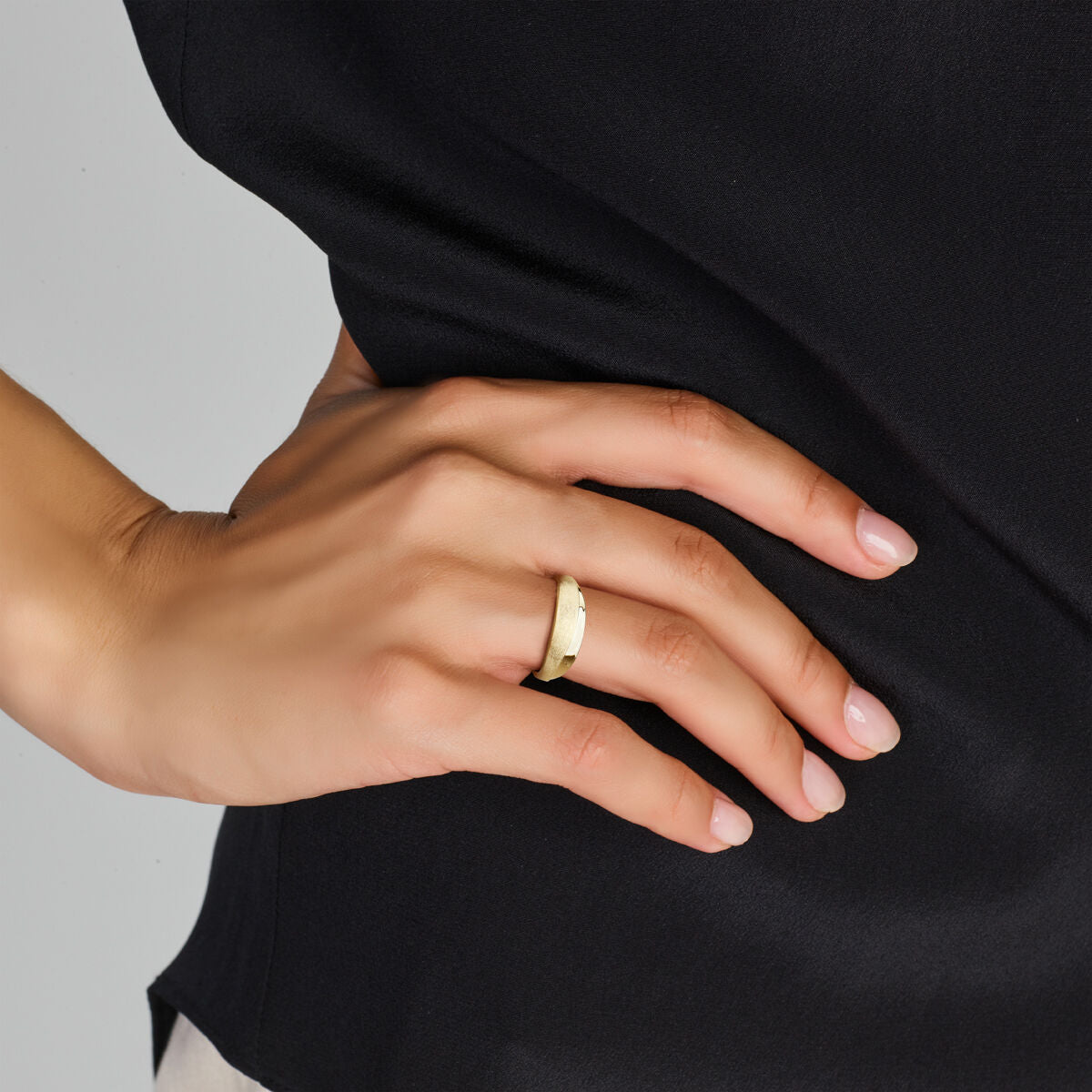 Anello lucido/opaco in oro giallo 14K