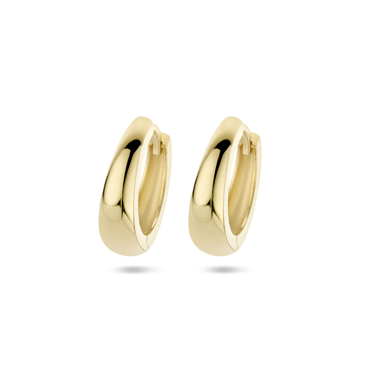 Orecchini alla creola in oro giallo 14K con finitura lucida e forma ondulata.