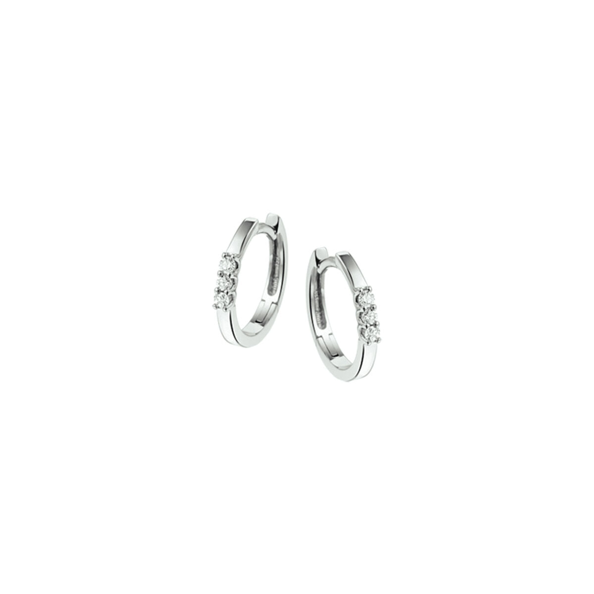 Klapoorringen van 14K witgoud met twee diamanten van 0.06ct, totaal 0.12ct, met een heldere afwerking.