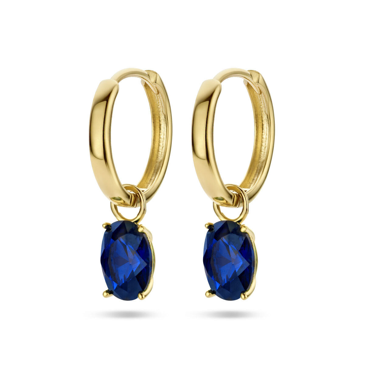 Orecchini alla creola in oro giallo 14K con zircone blu a forma ovale.