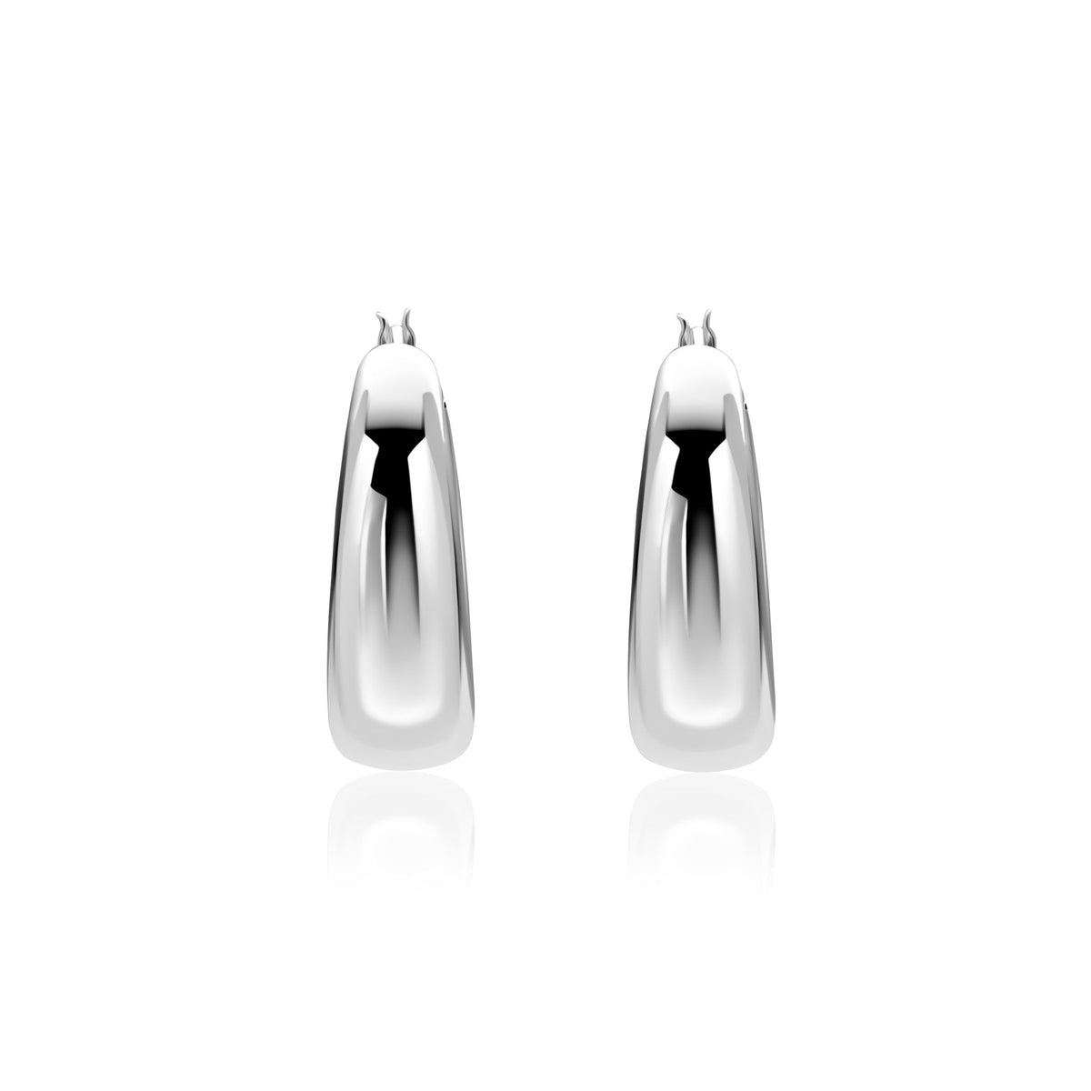Orecchini in argento con forma allungata e finitura lucida.