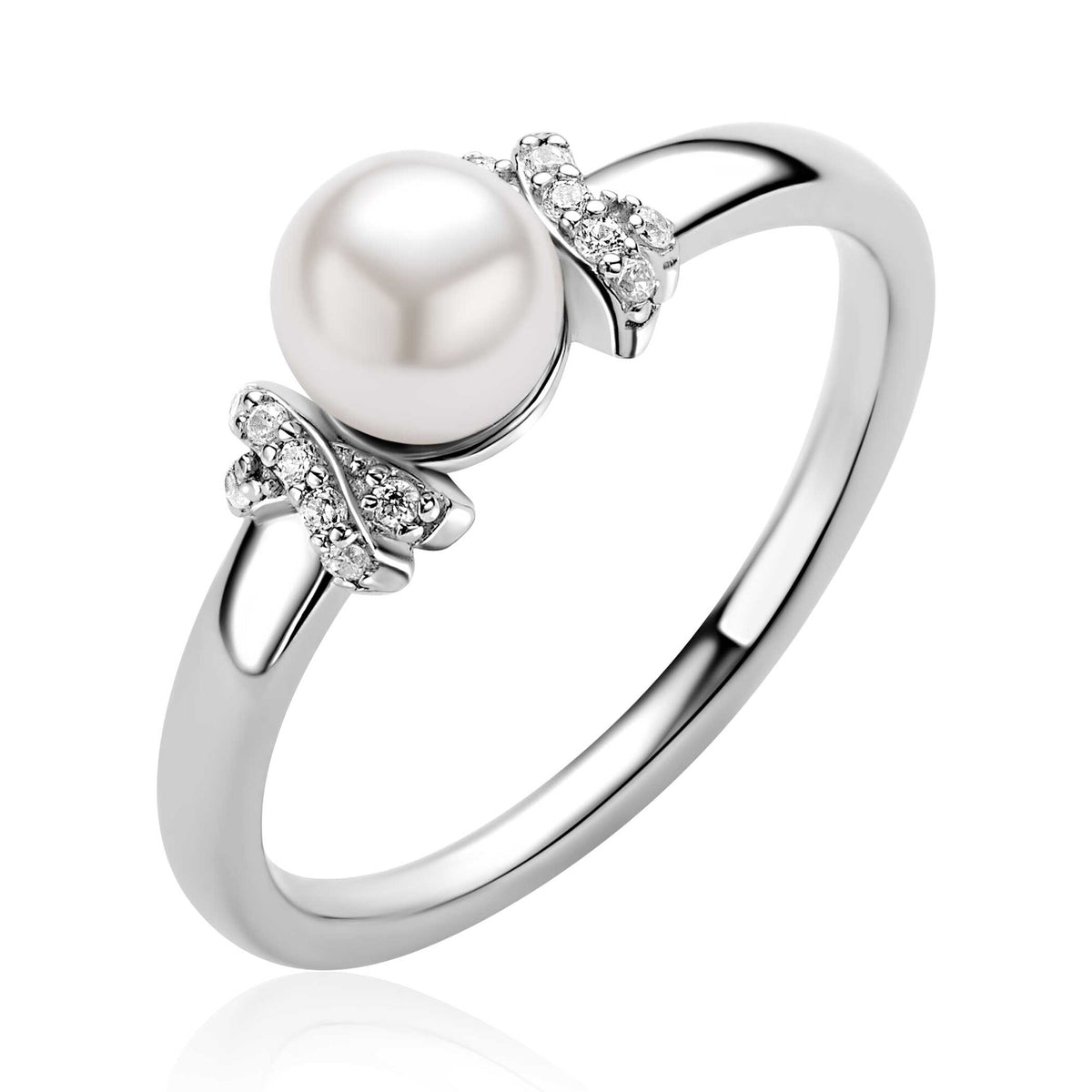 Anello in argento con una perla bianca centrale e dettagli brillanti.