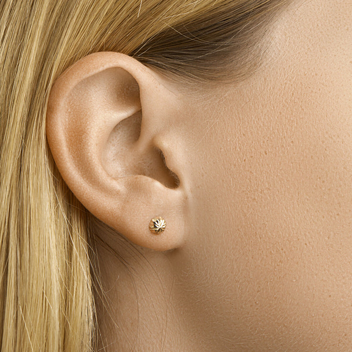 orecchini a bottone diamantati in oro giallo 14K
