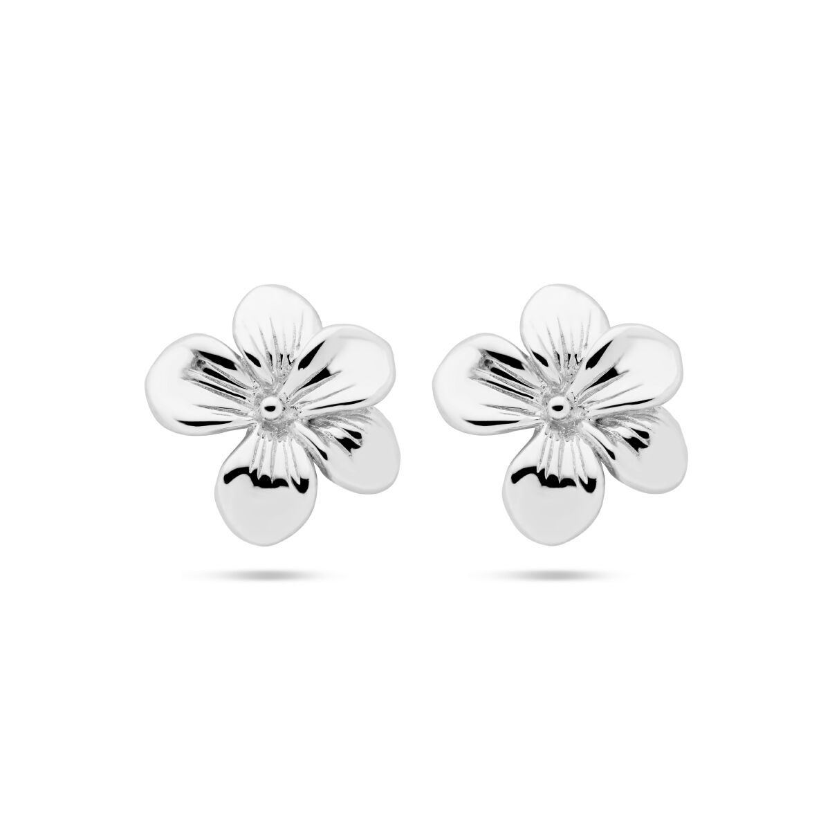 Van der Kooij Collectie oorknoppen viooltje zilver gerhodineerd: vijfbladige bloemvorm met glanzend zilver en een bewerkt midden-stijlvolle dames sieraden voor elke gelegenheid.
