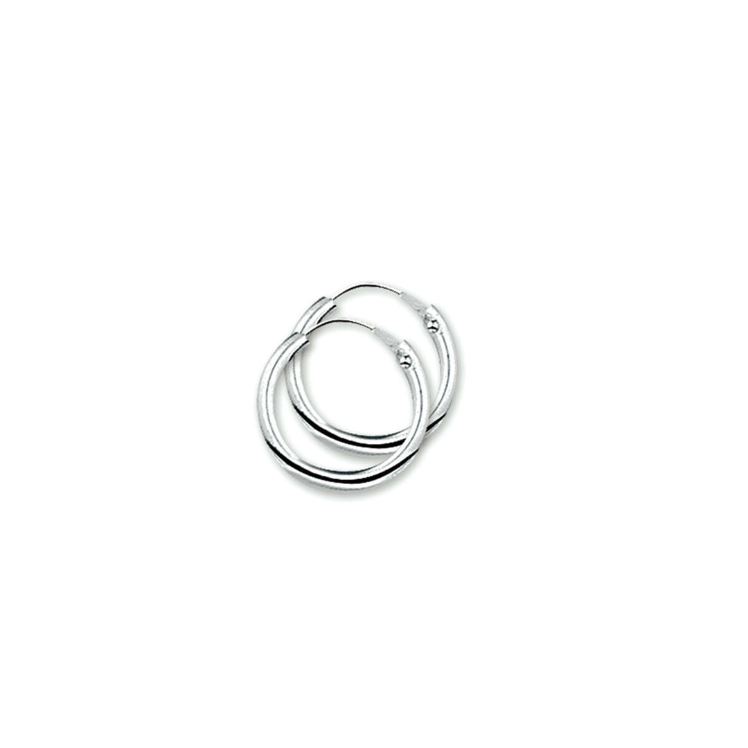 Orecchini in argento con tubo rotondo di 1,8 mm.