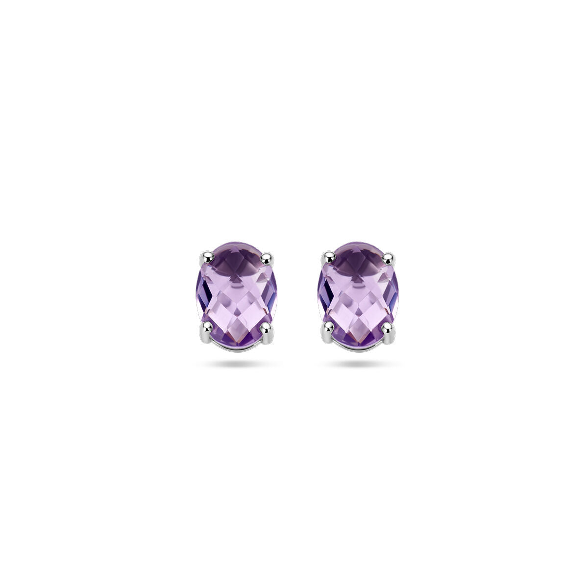 Orecchini in argento rodiato con pietre di ametista ovali e sfaccettate.