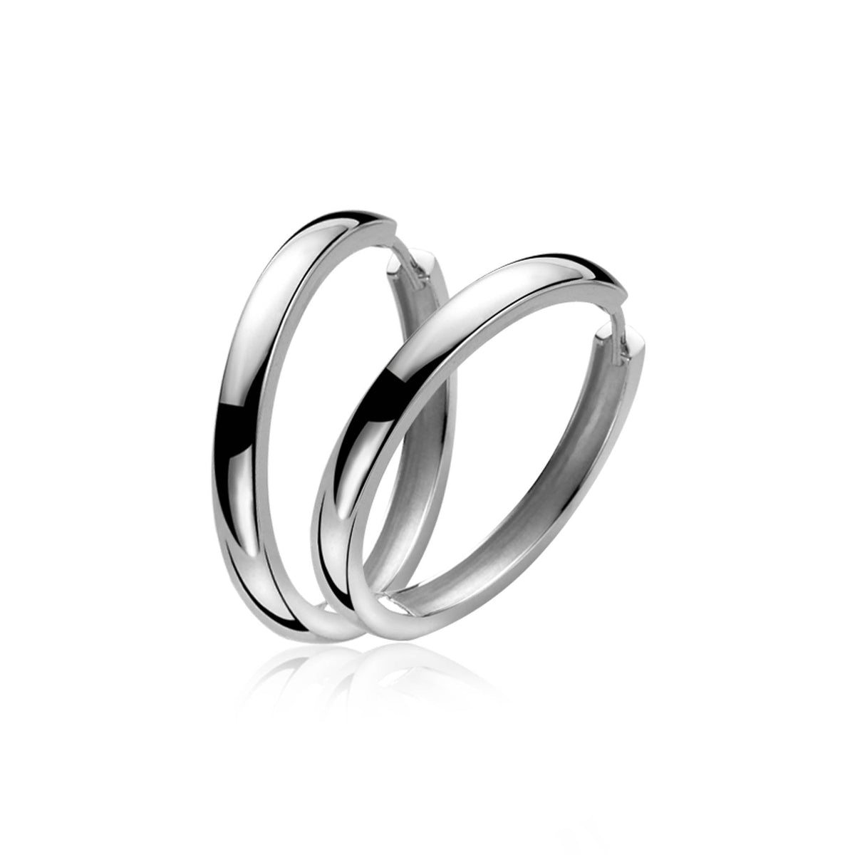 Orecchini in argento con design semplice e lucido, forma circolare.