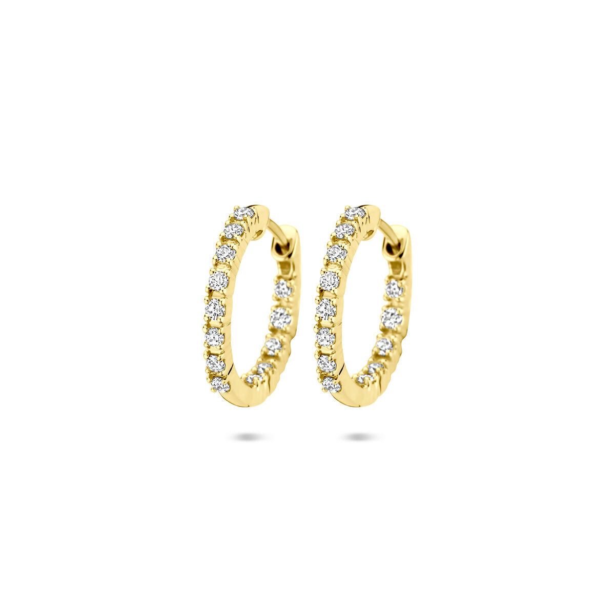Orecchini alla creola in oro con diamanti lab-grown, misura 17,5 mm x 2,0 mm.