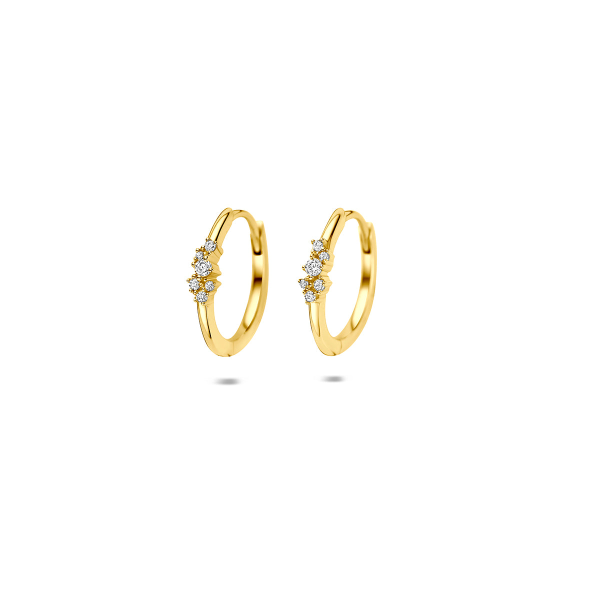Orecchini alla creola in oro giallo 9k con zirconi, diametro di 12,5 mm.