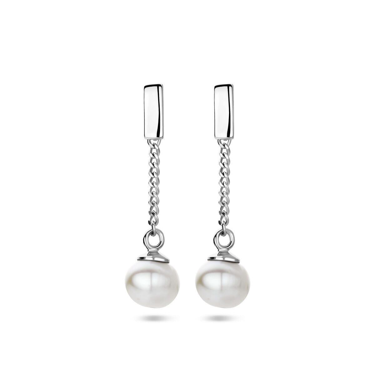 Orecchini pendenti in argento rodiato con perle bianche.
