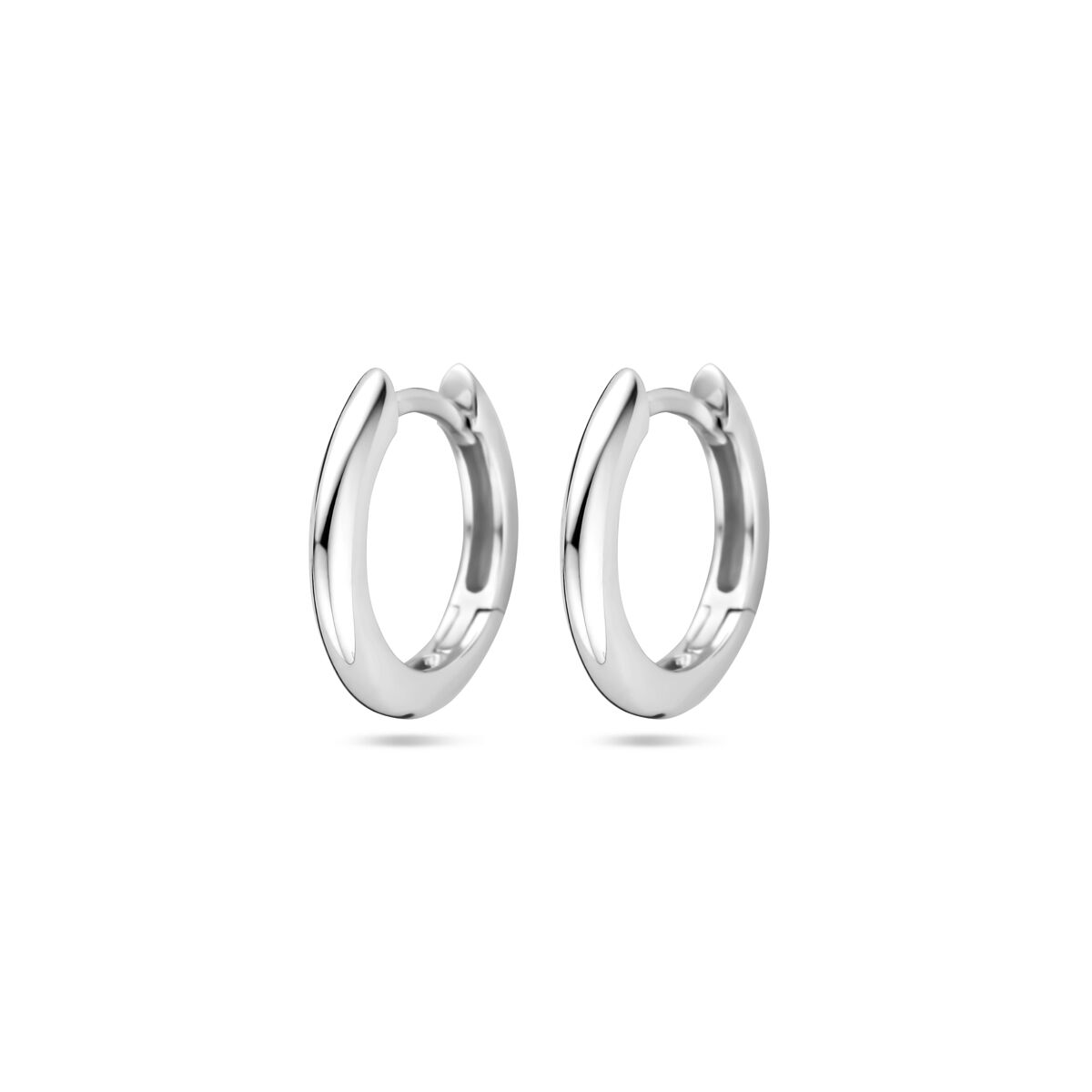Orecchini alla creola in argento rodiato di 2,0 mm di spessore.