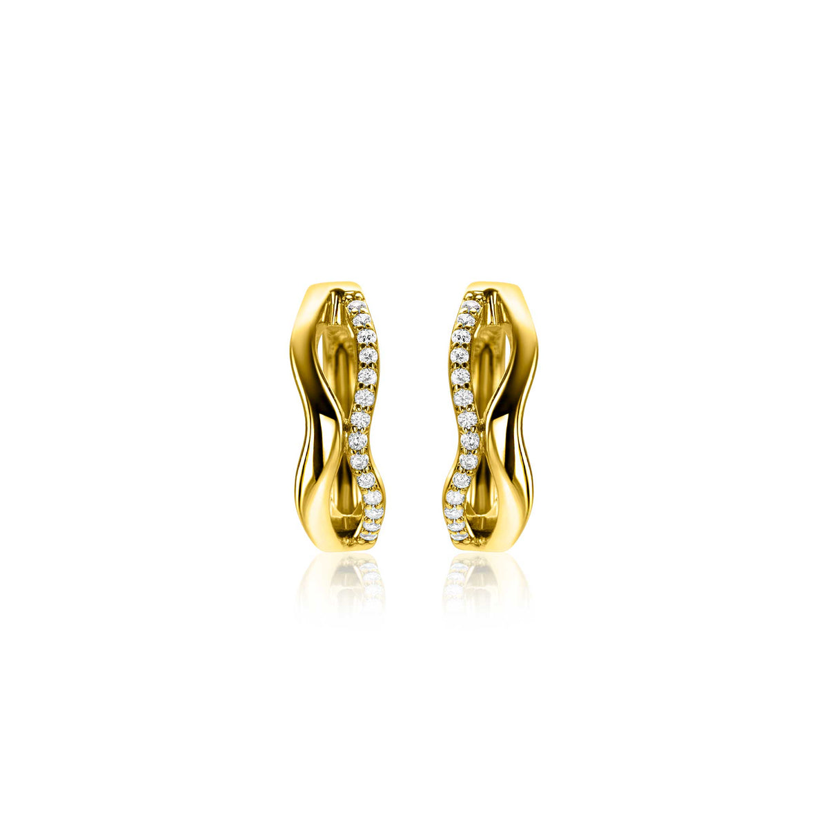 Orecchini in argento con finitura dorata, design ondulato e dettagli di zirconi.