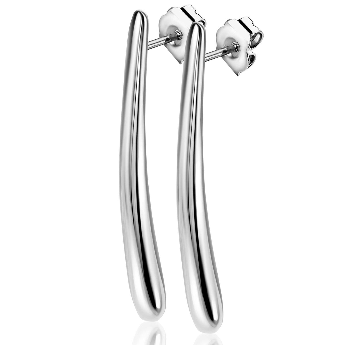 Orecchini in argento con forma allungata e lucida.