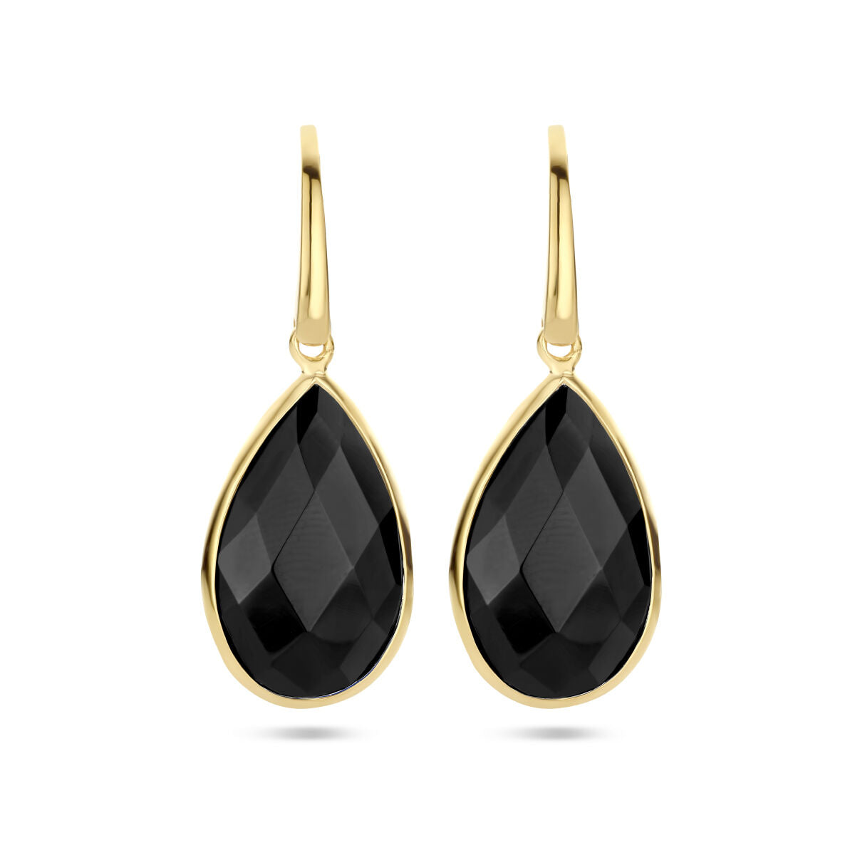 Zilveren vergulde oorhangers met een druppelvormige onyx, facetrand en Franse haak.