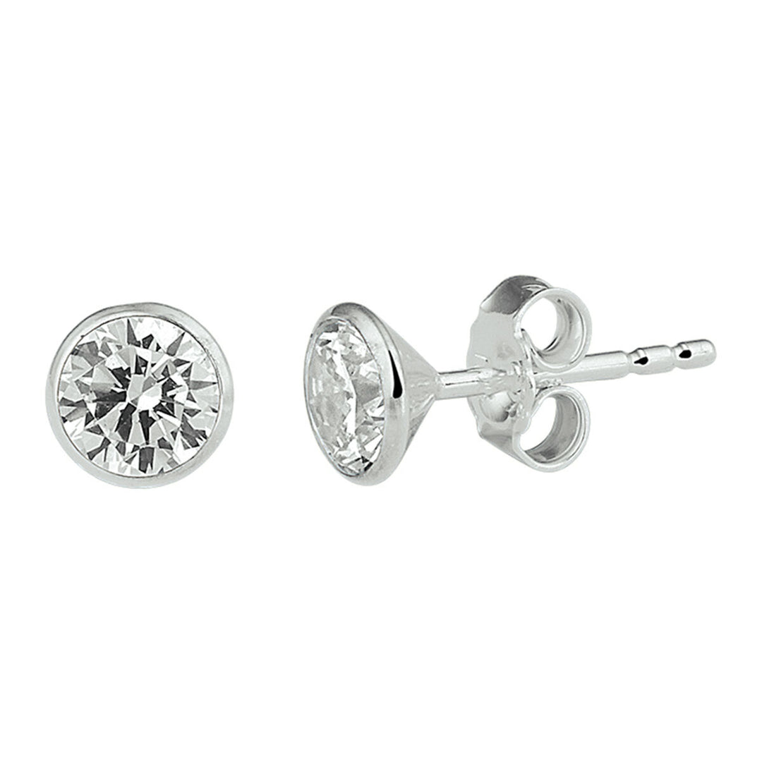 Een paar oorknoppen zirkonia zilver wit van Van der Kooij Collectie, met ronde, heldere stenen gezet in zilver met een stevige achterkant - perfect om te combineren met je favoriete zilveren hanger. Afgebeeld tegen een witte achtergrond.