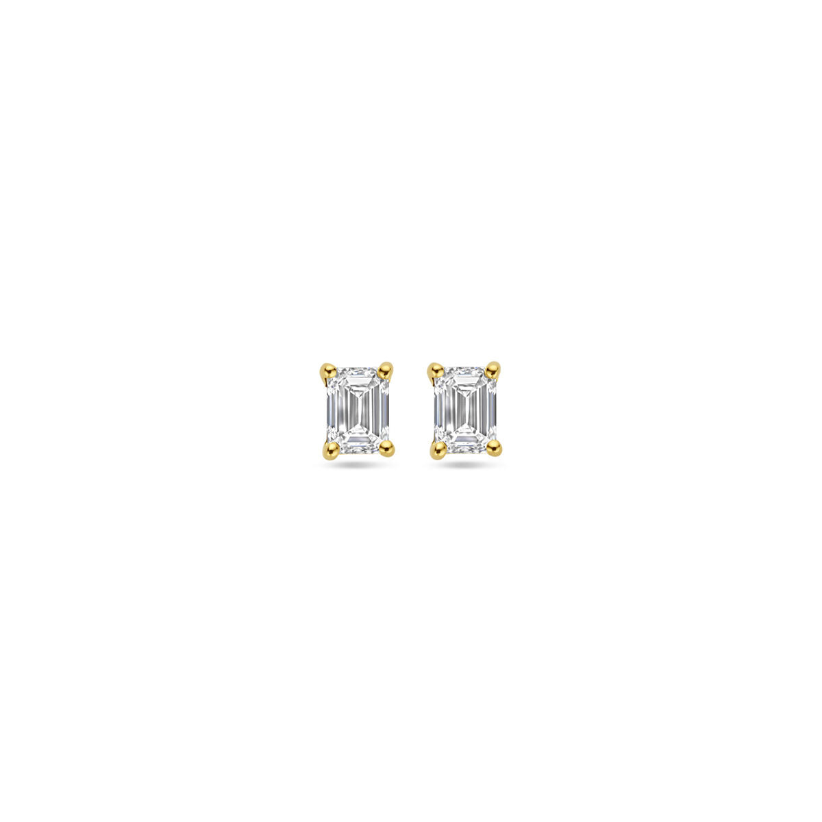Oorknoppen van 14K geelgoud met lab grown diamanten van 0,5 ct (twee keer 0,25 ct) in een rechthoekige slijpvorm.