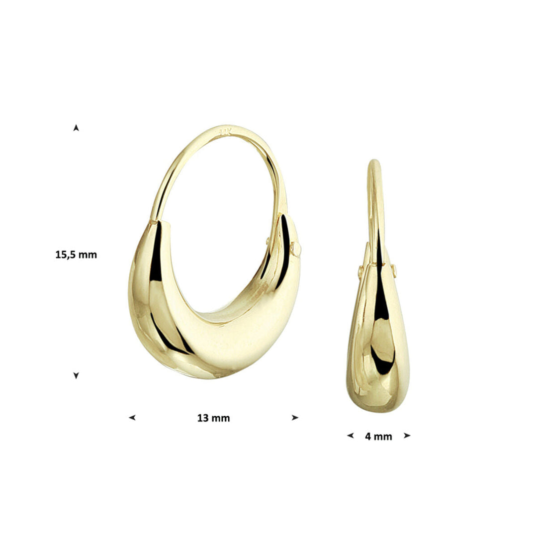 Een paar 14K geelgouden oorringen van Van der Kooij Collectie, druppelvormig en afgebeeld aan de voor- en zijkant. Ze zijn 15,5 mm hoog, 13 mm breed en 4 mm diep met een prachtig spiegelend gepolijst oppervlak.
