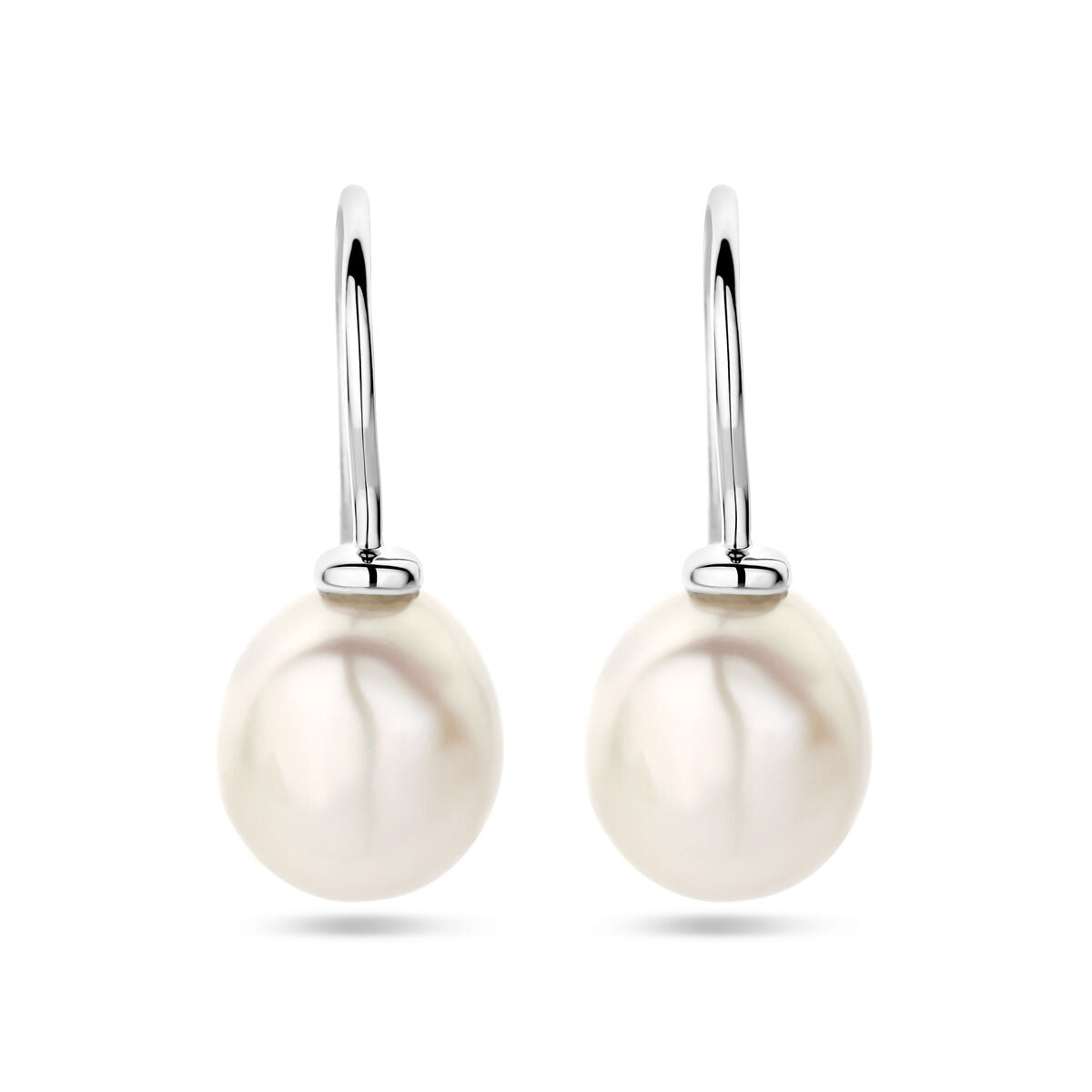 Orecchini pendenti con perla barocca, in argento rodiato, con gancio francese.