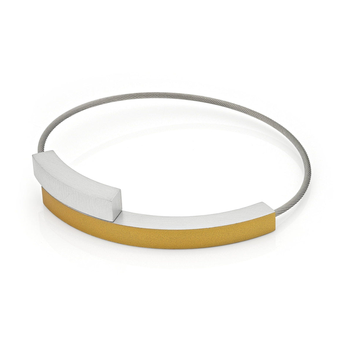 Bracciale con due archi, uno dorato e uno argentato, con finitura lucida.