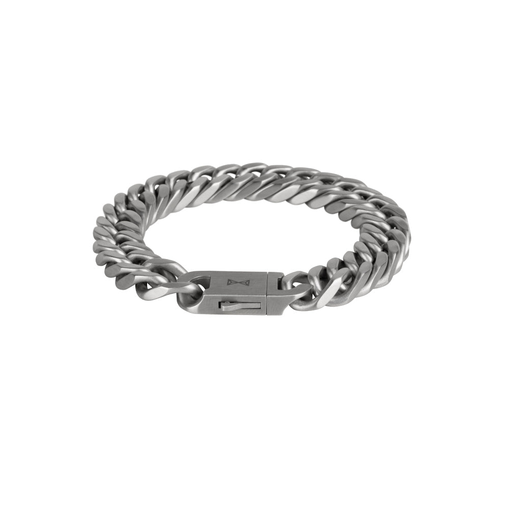 Bracciale in acciaio inox con maglia rolò satinata e chiusura a scatto.